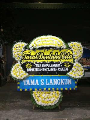 Papan Bunga Duka di Sayung